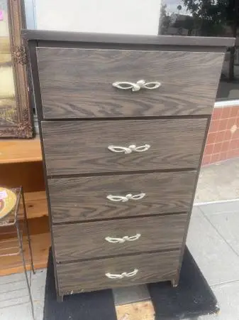 Vintage dresser chest of drawers