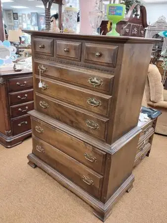 Ethan Allen Chest of drawers