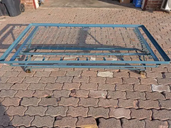 Metal Twin Pop-Up Trundle Bedframe