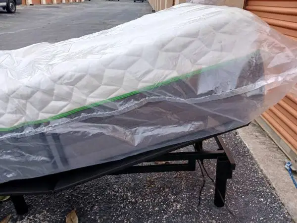 NEW TWIN XL Set- power base + cariloha resort mattress retail$1850