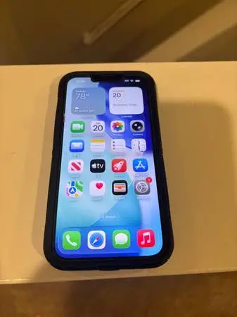 Unlocked Apple iPhone 13 - Black - 256GB