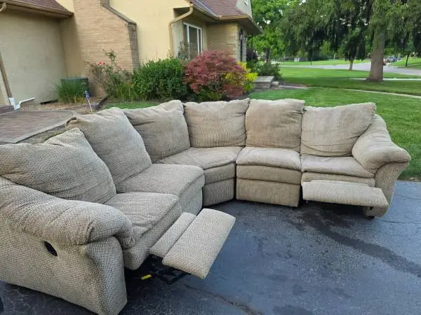Like New Reclining Sectional