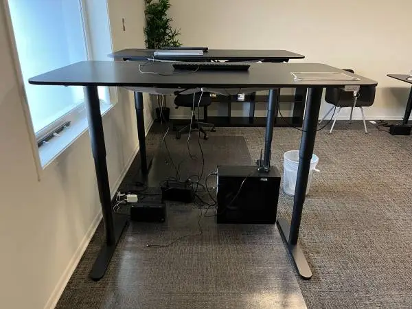 ALL BLACK SIT/STAND IKEA BEKANT DESKS (63.00x31.50)