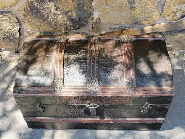 26in Croc Detail Metal Plated Dome Steamer Trunk 19 Century Atq Wheele