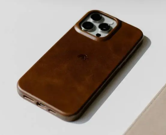 Bullstrap Full-Grain Premium Leather MagSafe Case iPhone 17 Pro / Max