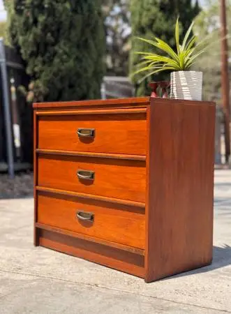 Mid Century Modern Vintage 1960s Walnut Bachelors Chest Dresser