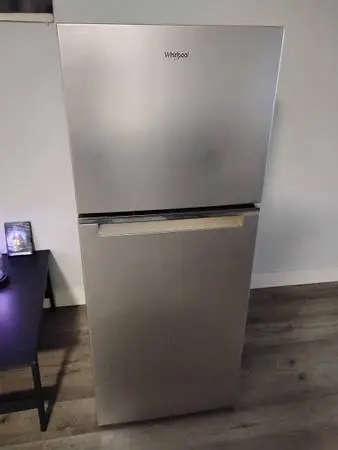 Refrigerator freezer stainless medium size warranty delivery