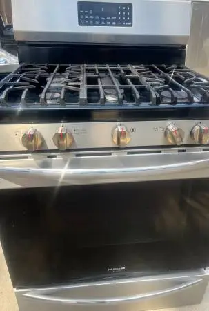 Gas Frigidaire air fry