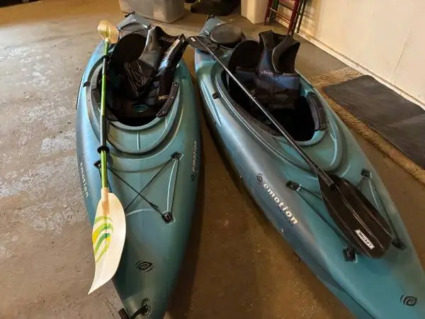 2 kayaks