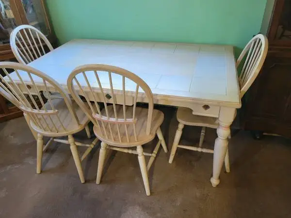 Really Nice! French Country Style Dining Set was $150 now $125
