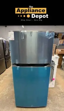 New Frigidaire Top Mount Refrigerator
