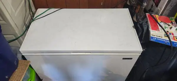 MAGIC CHEF FREEZER