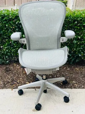 Herman Miller Aeron Size A, B , C posture fit Mineral fully loaded in perfect co