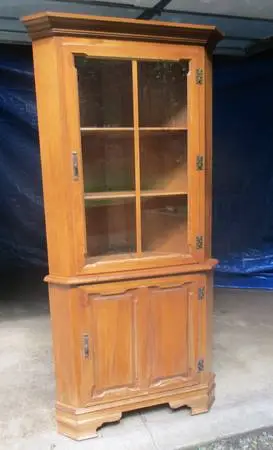 Corner Glass Door Maple Hutch and Cabinet