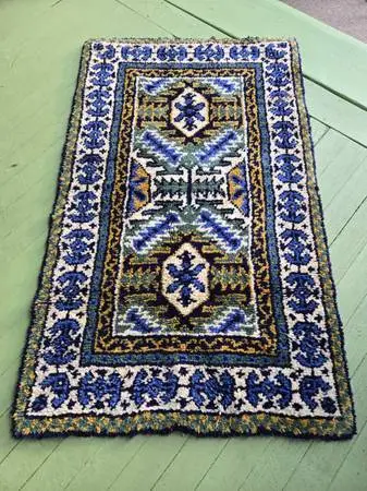 Vintage Shag Style Area Rug