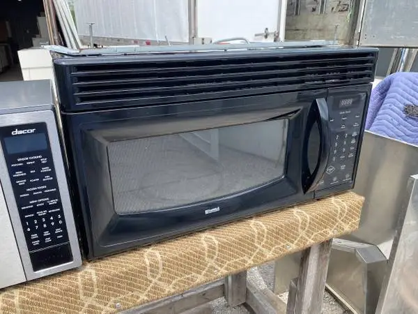 Black Kenmore Microwave Oven Quick Touch Model #721.80019401 Used