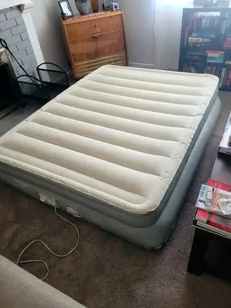 AEROBED  Queen Size Air mattress,  used 1x  built in 120V pump