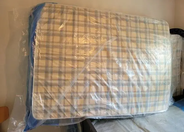 4 inch Foam mattress - Queen - Brand NEW