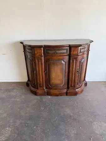 ENTRY WAY/CREDENZA/DECORATIVE CHEST