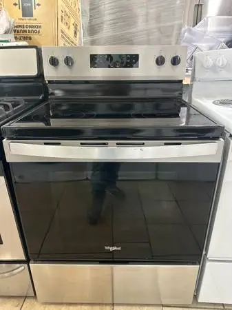 Whirlpool Stainless Steel Glass-Top Electric range stove LIKE NEW!!