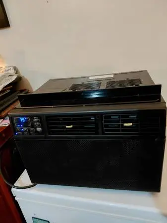 TCL 8,000 BTU ROOM AIR CONDITIONER