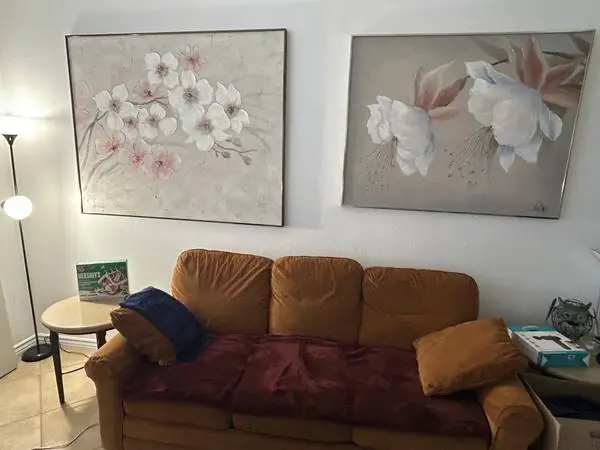 Bassett Custom Couch Excellent and Very Comforatable Good Condition