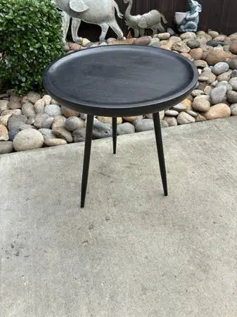 Solid Wood Black Mid Century Style End/Side Table.