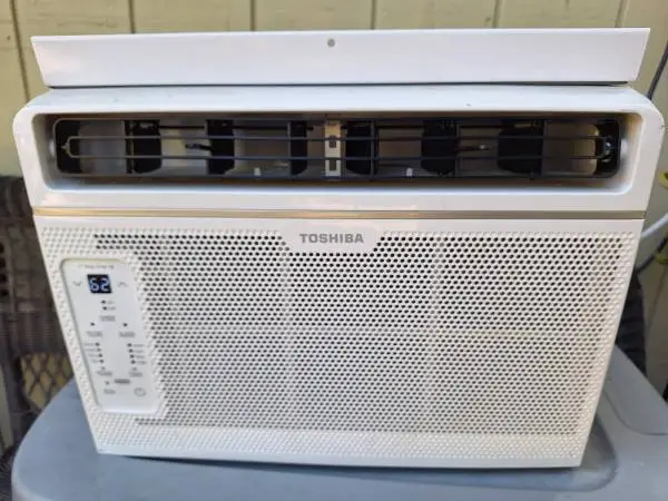 TOSHIBA WINDOW AC