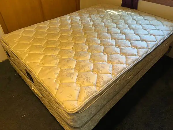 Queen size bed