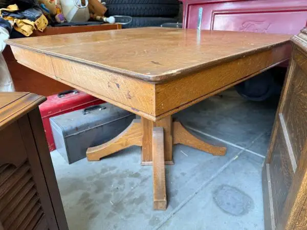 Clawfoot Dining room table and 4 wood chairs