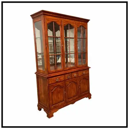 Drexel Heritage Late 20th Century China/ Display Hutch
