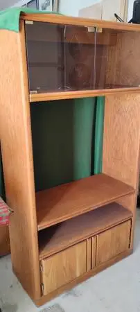 tv stand / entertainment center