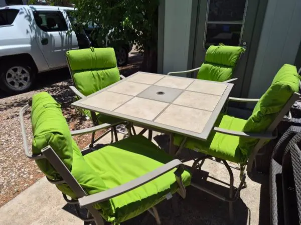 High Top / 5-Piece Patio Set with Four Swivel Bar Chairs
