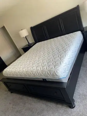 GREAT DEAL CALIFORNIA KING !!!! 5 piece bedroom set