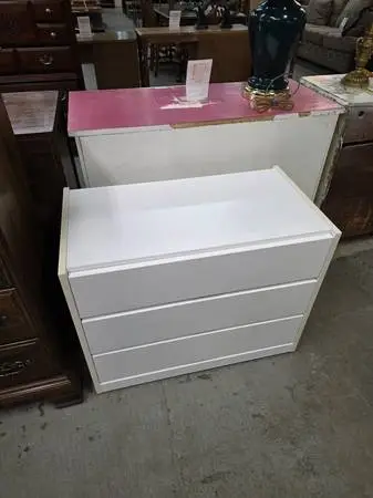 Three Drawer White Wood Dresser Chest #529-9
