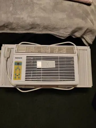 2 AIR CONDITIONERS FOR THE PRICE OF ONE 8,000 BTU AND 5,000 BTU