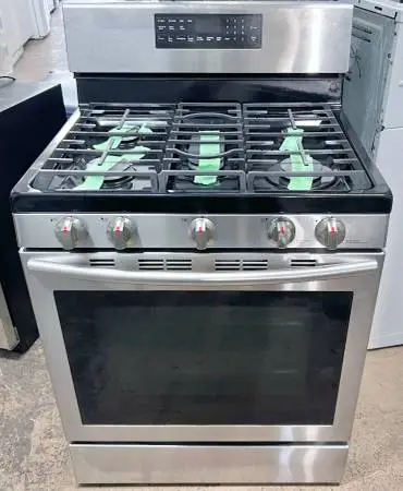 Samsung NX58H5600SS 30 inch Gas Range Stainless Steel, 5.8 Cu Ft Oven