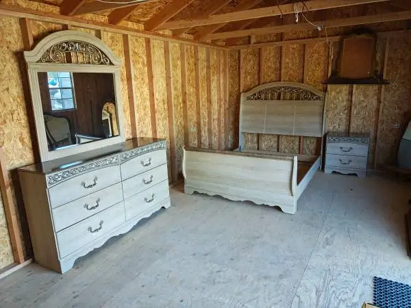 Elegant Bedroom Set