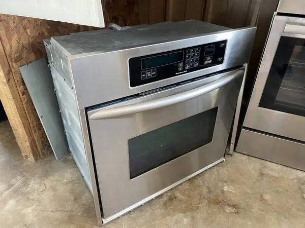 SS KitchenAid Thermal Wall Oven Model #KEBC101KSS05 Used