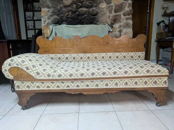Beautiful Antique Fainting Couch