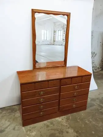 Vintage ETHAN ALLEN Heirloom 6 Drawer Dresser and Mirror