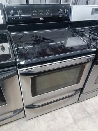 ★Kenmore stainless and black glass-top stove