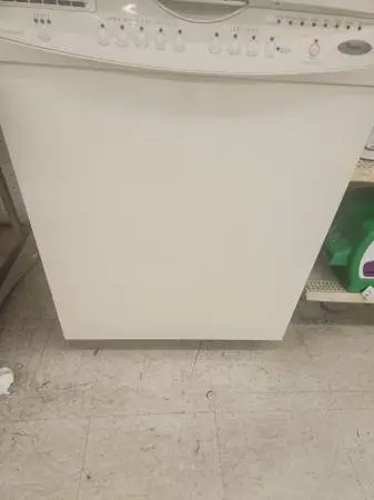 24 (inch) built in dishwasher mint condition