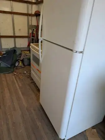 Sove and refrigerator