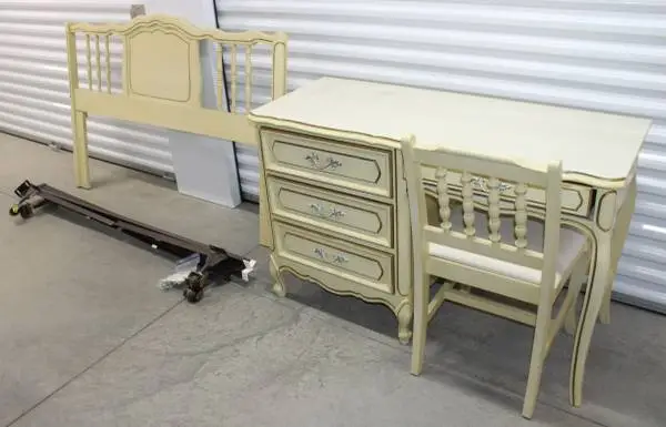 Henry Link Vintage Bedroom Set – Headboard, Desk & Chair
