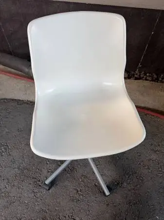 desk chair
