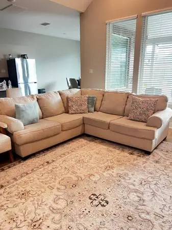 Ashley sectional couch ( awesome mint condition)