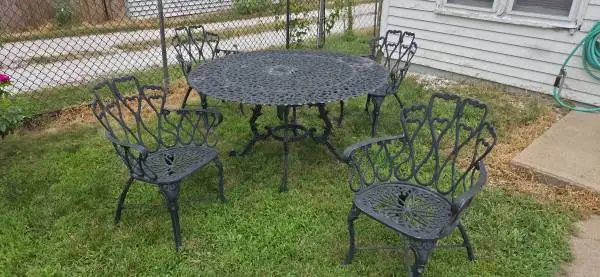 Vintage Mid-Century 53 Ornate Cast Aluminum Table & Chairs.. HEAVY