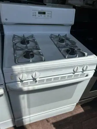 GE Gas Range White