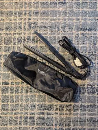 Salonia flat iron (110-240v)